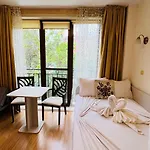 Amara в 10 Sunny