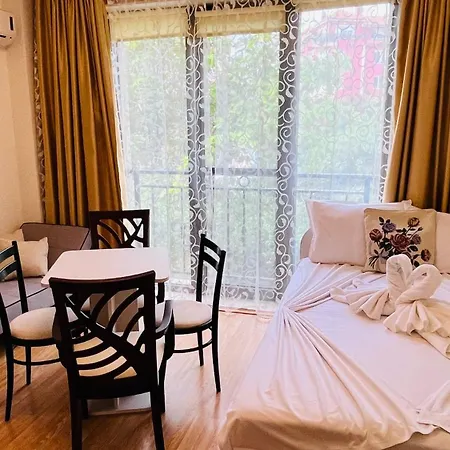 Amara в 10 Sunny * Sluneční pobřeží