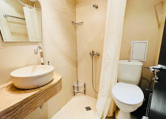 Amara в 10 Sunny Σάνι Μπιτς