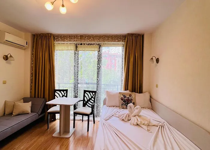 Amara в 10 Sunny Σάνι Μπιτς