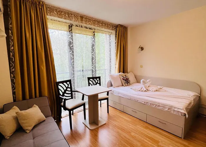 Amara в 10 Sunny Σάνι Μπιτς