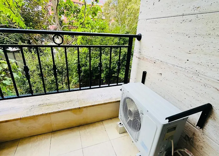 Amara в 10 Sunny * Σάνι Μπιτς